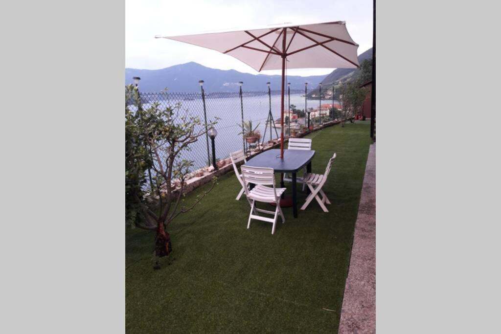 Appartamento Sul Lago D'Iseo Tavernola Bergamasca Luaran gambar