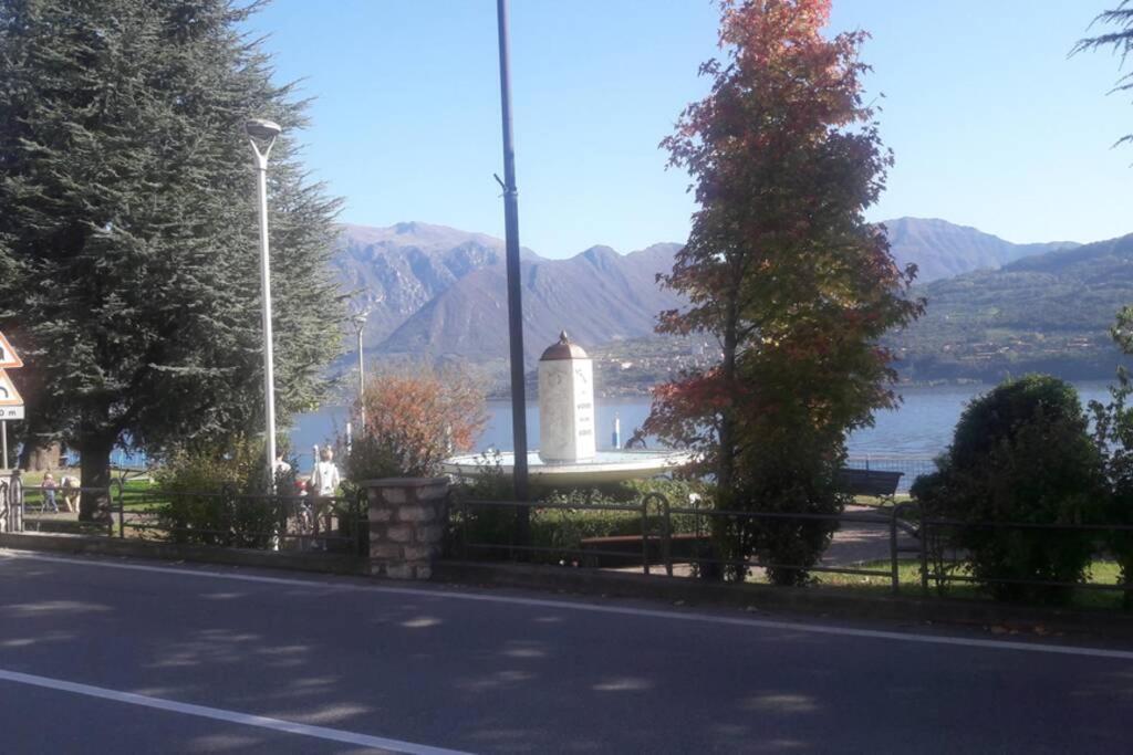 Appartamento Sul Lago D'Iseo Tavernola Bergamasca Luaran gambar