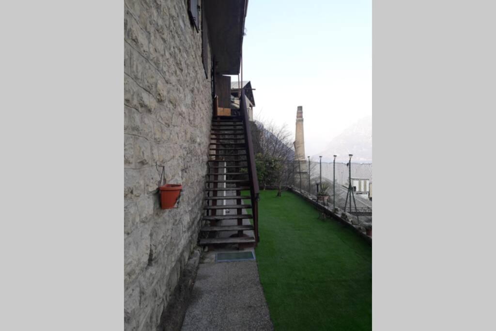 Appartamento Sul Lago D'Iseo Tavernola Bergamasca Luaran gambar