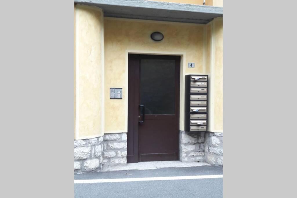 Appartamento Sul Lago D'Iseo Tavernola Bergamasca Luaran gambar