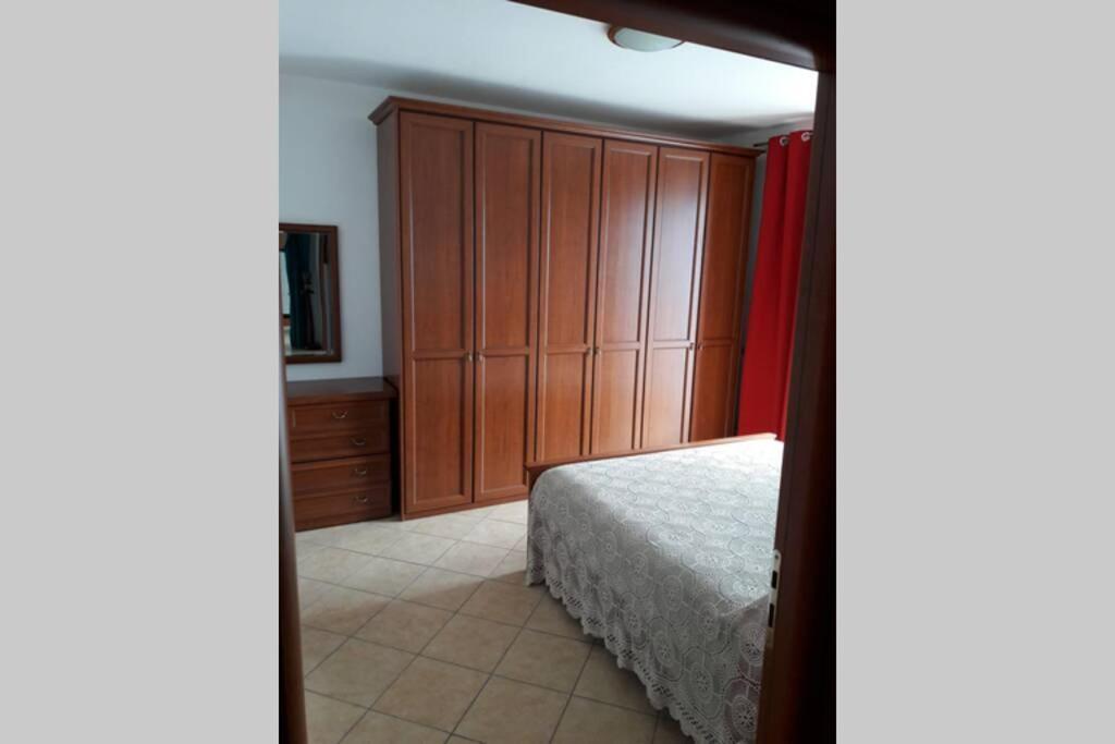 Appartamento Sul Lago D'Iseo Tavernola Bergamasca Luaran gambar