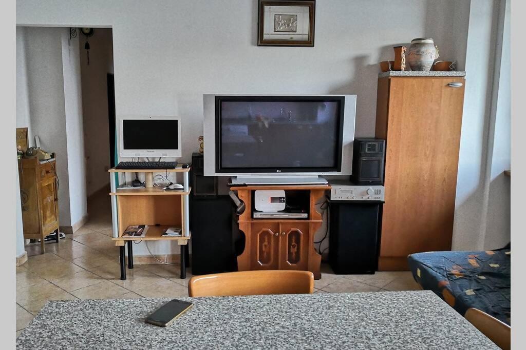 Appartamento Sul Lago D'Iseo Tavernola Bergamasca Luaran gambar